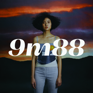 少妇看A片自慰呻吟
