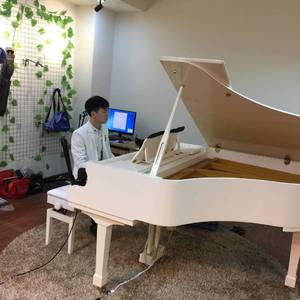 少妇看A片自慰呻吟
